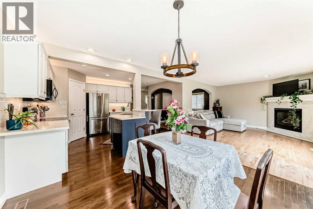 54 Cougarstone Mews Sw, Calgary, Alberta  T3H 5A2 - Photo 9 - A2253052