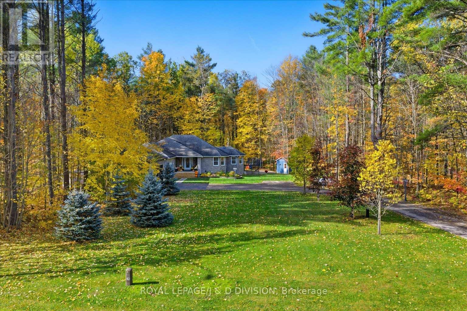 2925 Pinecone Trail, Severn, Ontario  L0K 2B0 - Photo 2 - S12476986