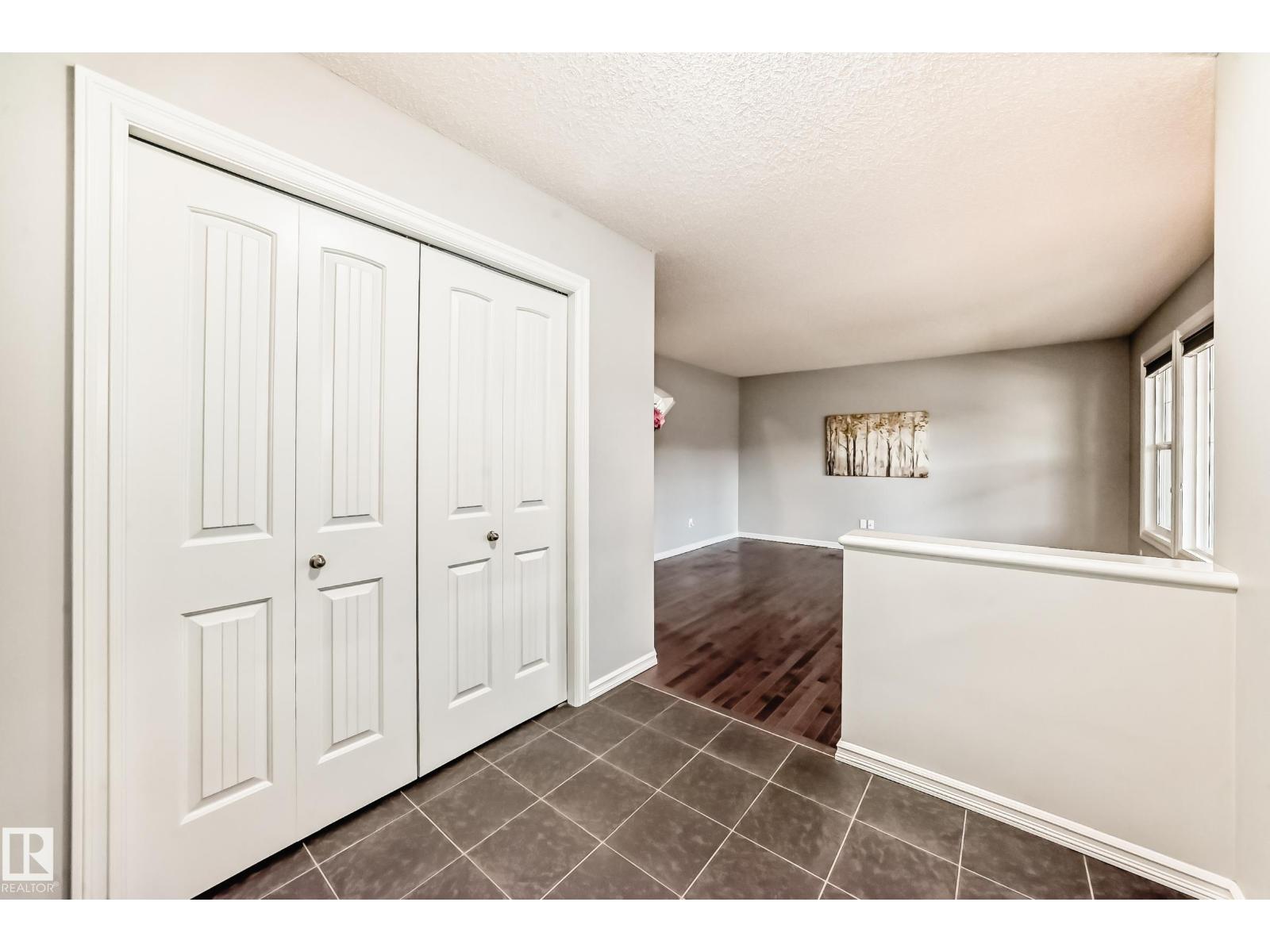 1515 Towne Centre Bv Nw, Edmonton, Alberta  T6R 0P4 - Photo 5 - E4463127