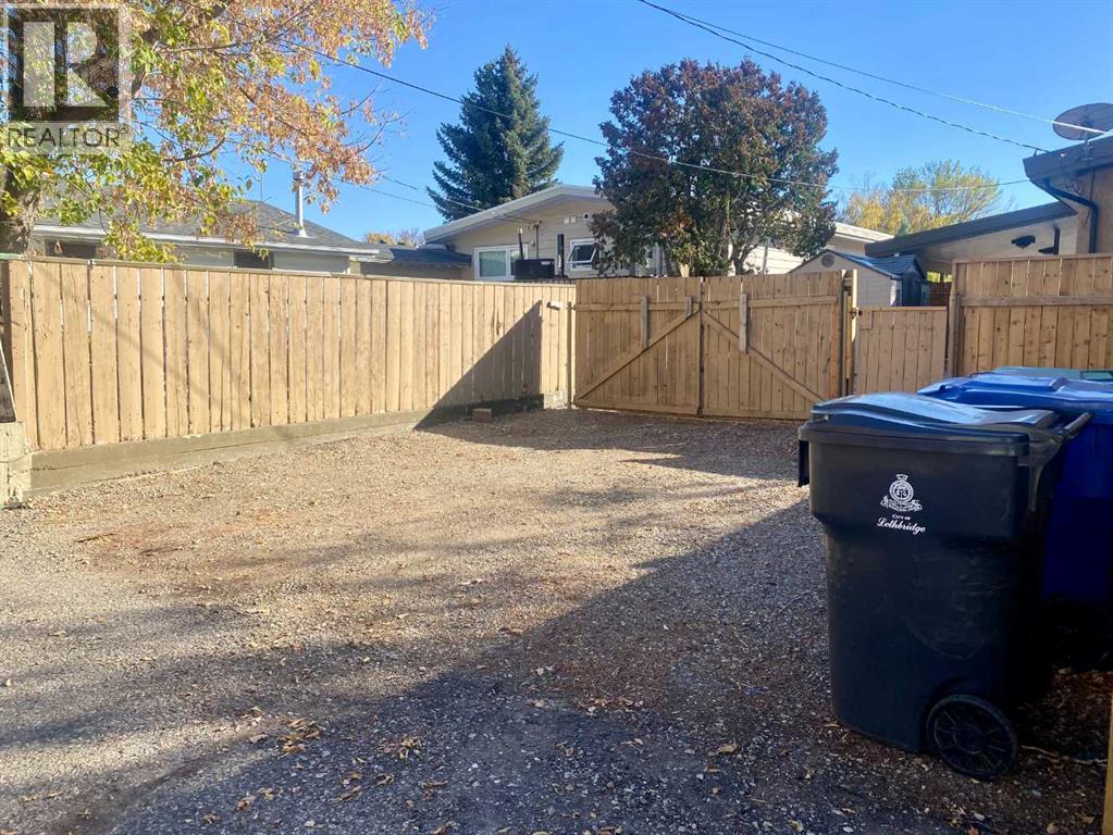 2015 16 Avenue S, Lethbridge, Alberta  T1K 0Z4 - Photo 2 - A2266385
