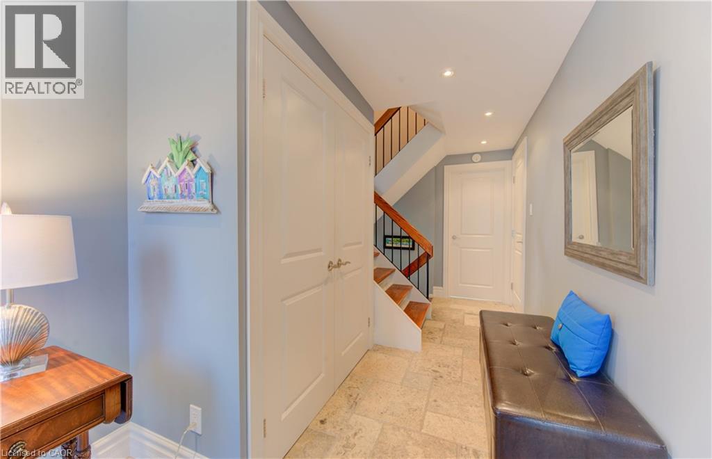 45 Shuh Avenue, Kitchener, Ontario  N2A 2Y1 - Photo 4 - 40780424