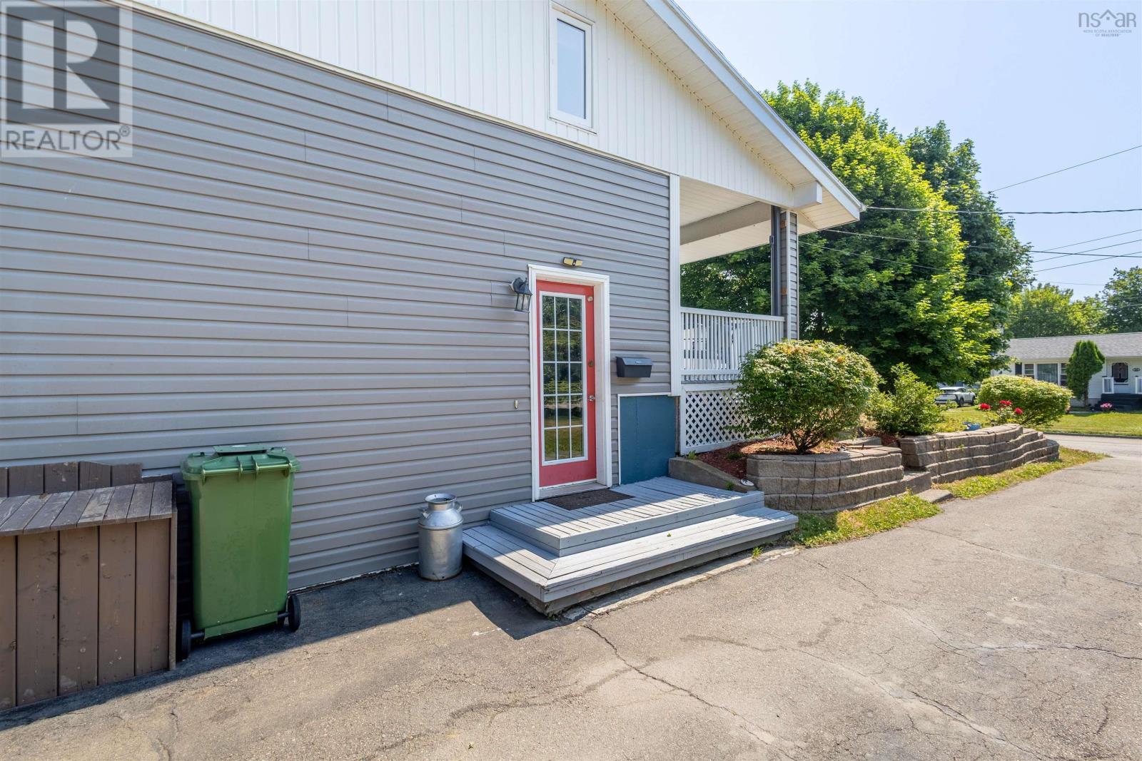 56 Holic Avenue, North Sydney, Nova Scotia  B2A 3R8 - Photo 12 - 202526382