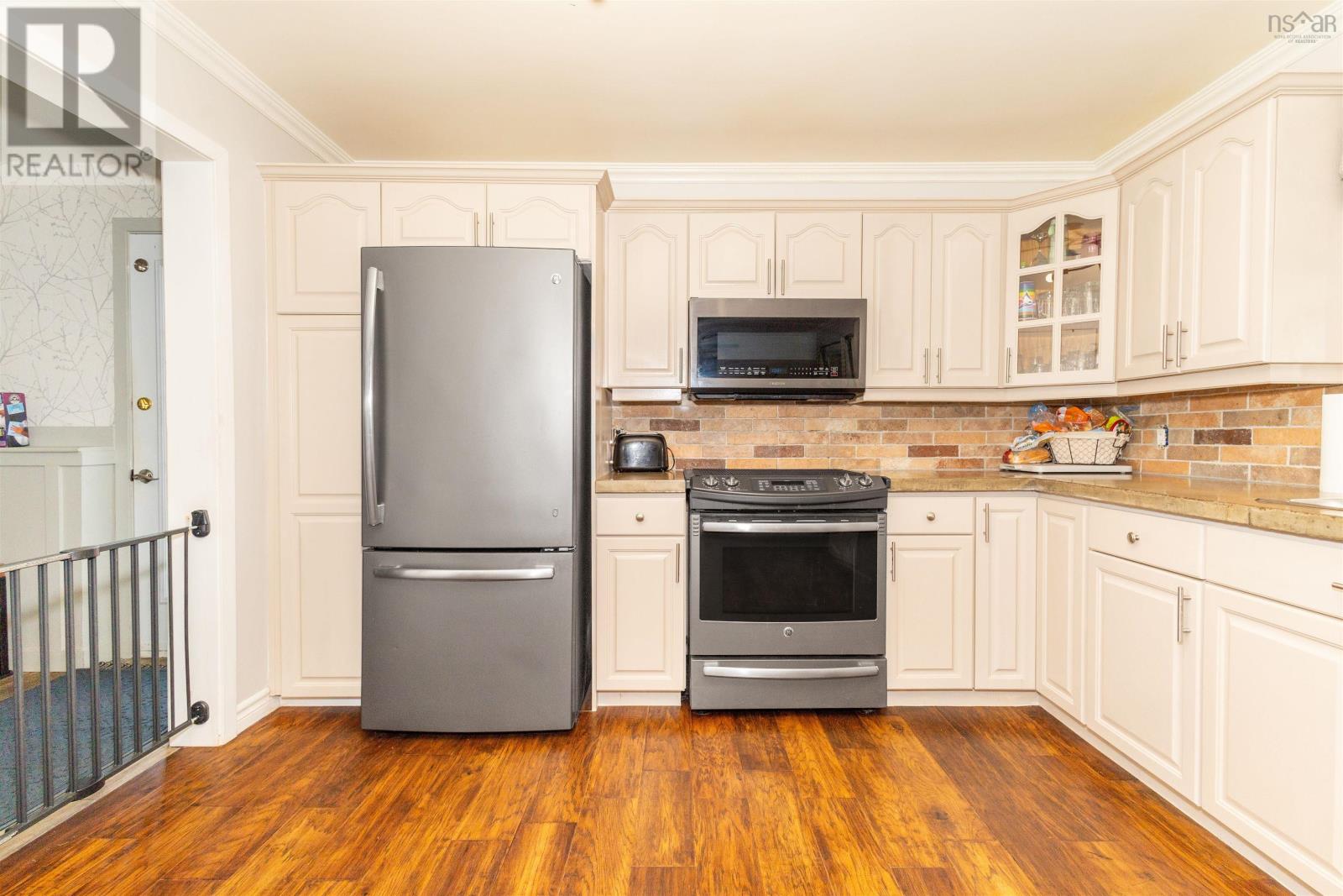 56 Holic Avenue, North Sydney, Nova Scotia  B2A 3R8 - Photo 15 - 202526382