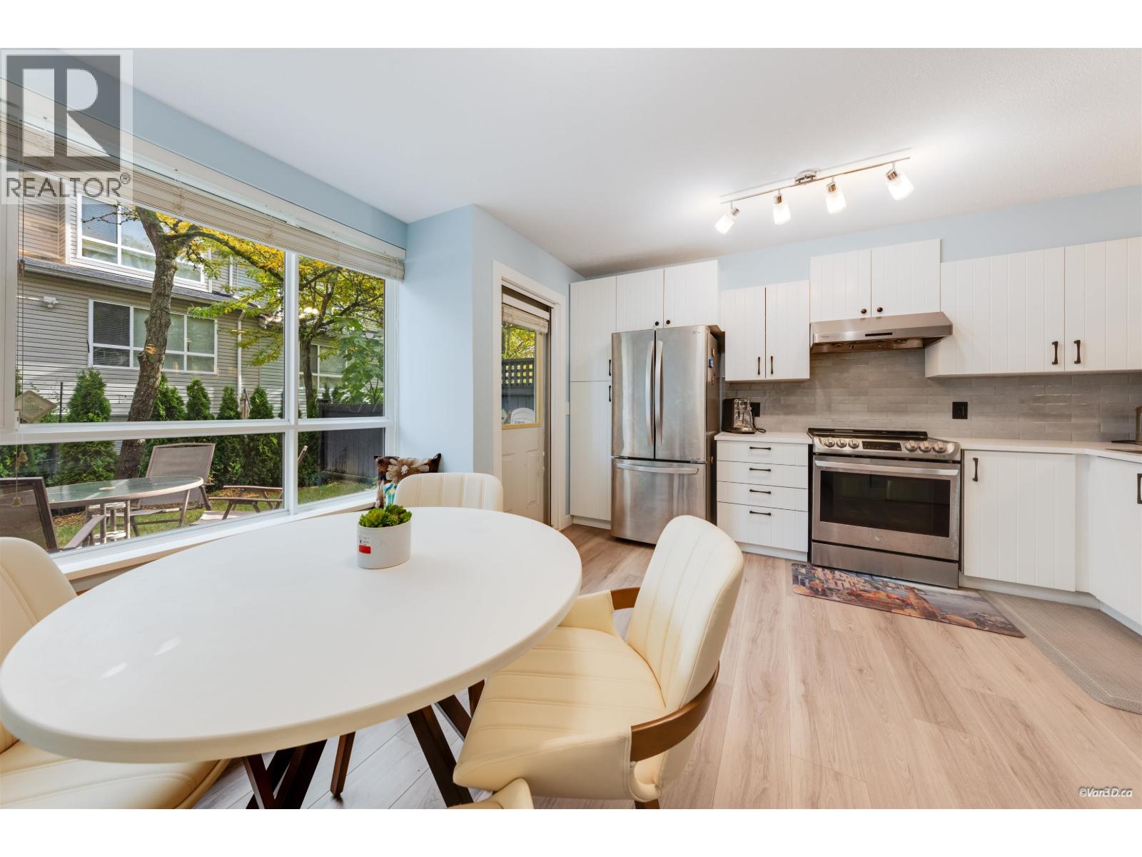 7371 Magnolia Terrace, Burnaby, British Columbia  V5E 4M3 - Photo 7 - R3060391