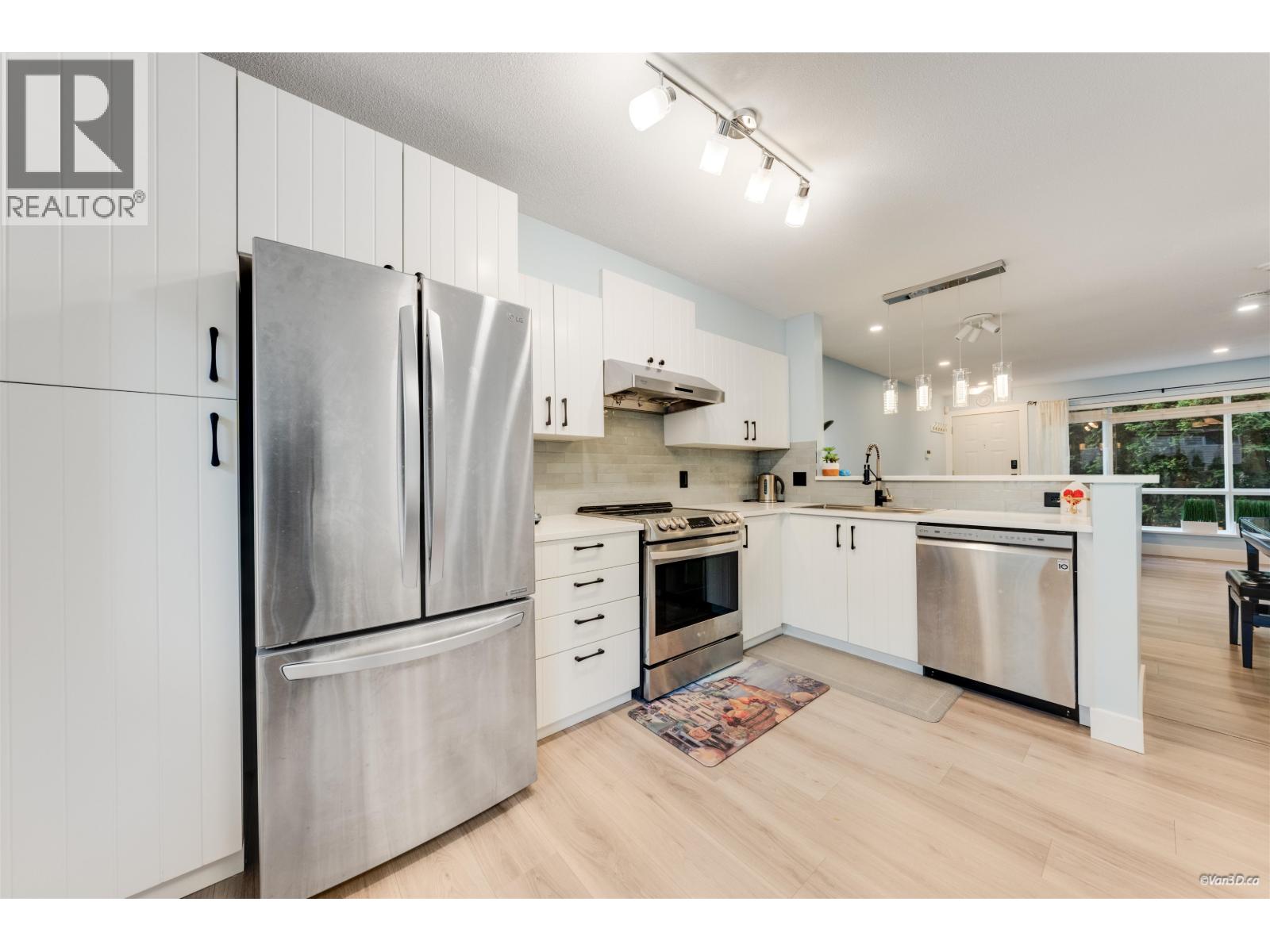 7371 Magnolia Terrace, Burnaby, British Columbia  V5E 4M3 - Photo 9 - R3060391