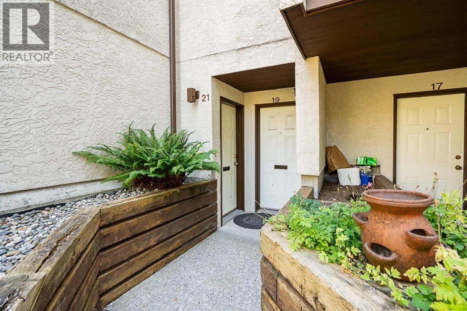 21 385 GINGER DRIVE, New Westminster, British Columbia