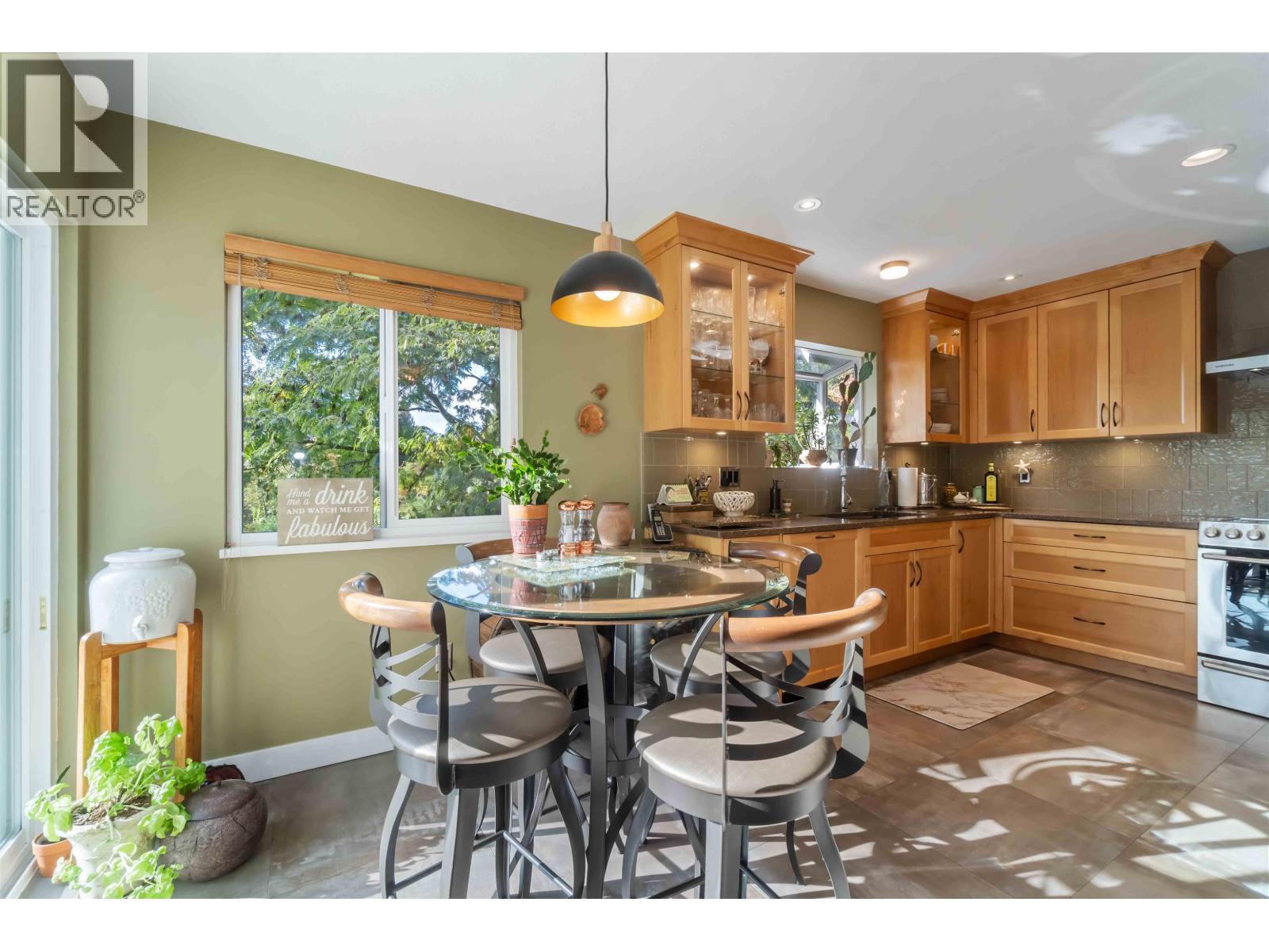 532 San Remo Drive, Port Moody, British Columbia  V3H 4K4 - Photo 8 - R3061246