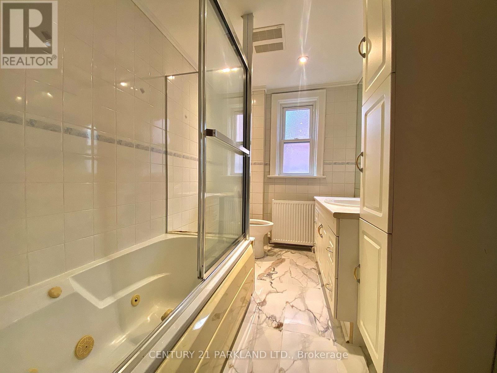 147 Winchester Street, Toronto, Ontario  M4X 1B5 - Photo 8 - C12477315