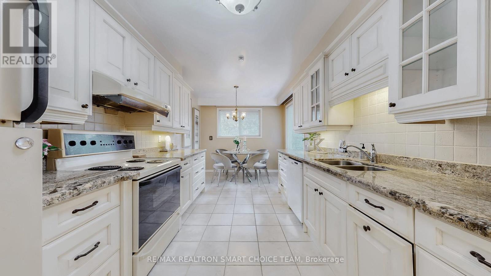18 Brenham Crescent, Toronto, Ontario  M2M 2L1 - Photo 11 - C12477319