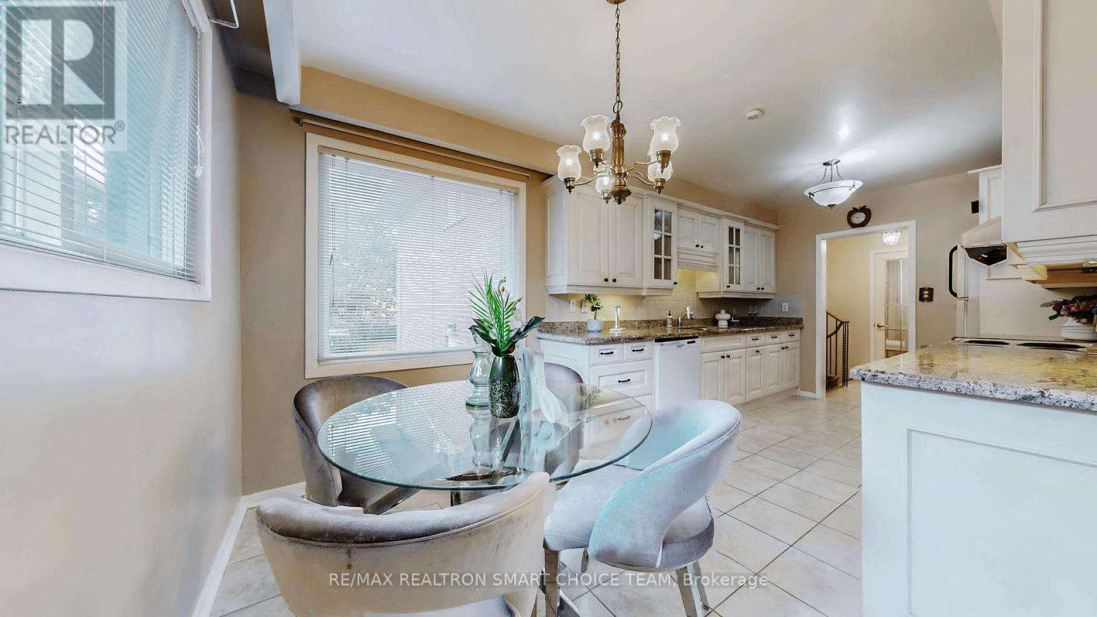 18 Brenham Crescent, Toronto, Ontario  M2M 2L1 - Photo 16 - C12477319