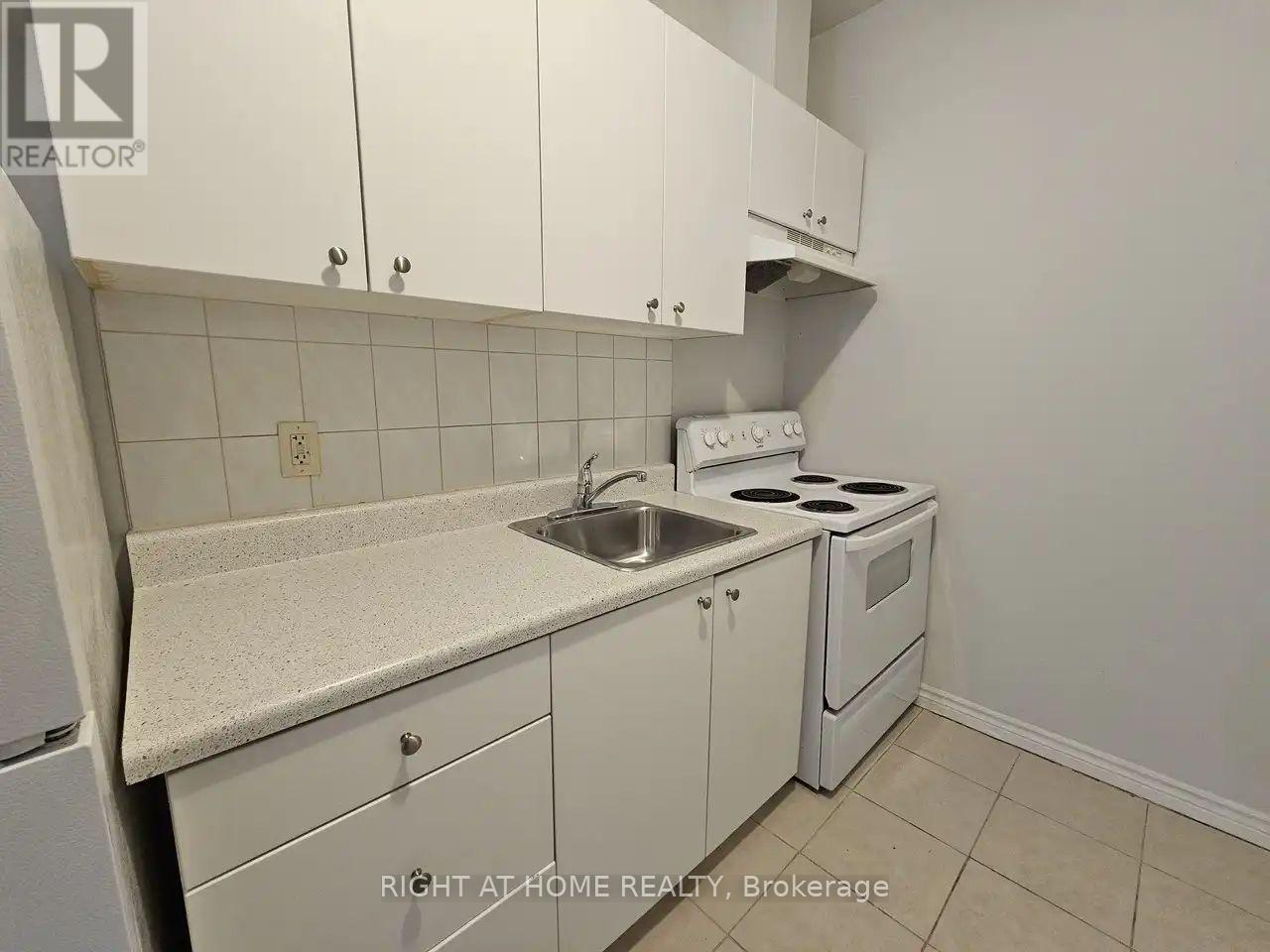 304 - 1807 Eglinton Avenue W, Toronto, Ontario  M6E 2H8 - Photo 3 - C12477338