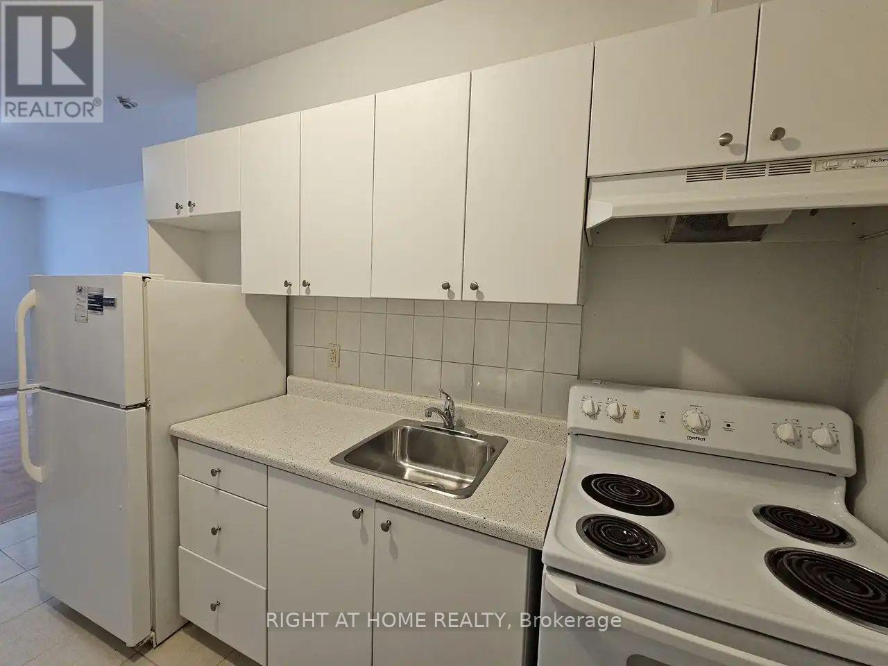 304 - 1807 Eglinton Avenue W, Toronto, Ontario  M6E 2H8 - Photo 4 - C12477338