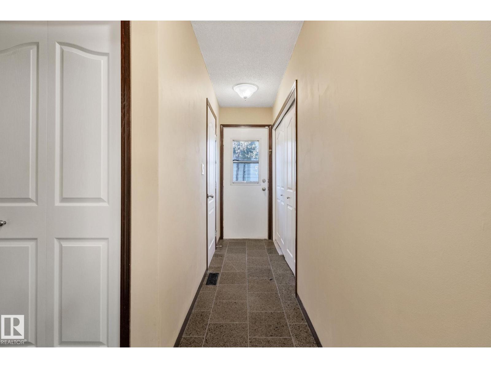 12218 143 Av Nw, Edmonton, Alberta  T5X 3R7 - Photo 13 - E4463130