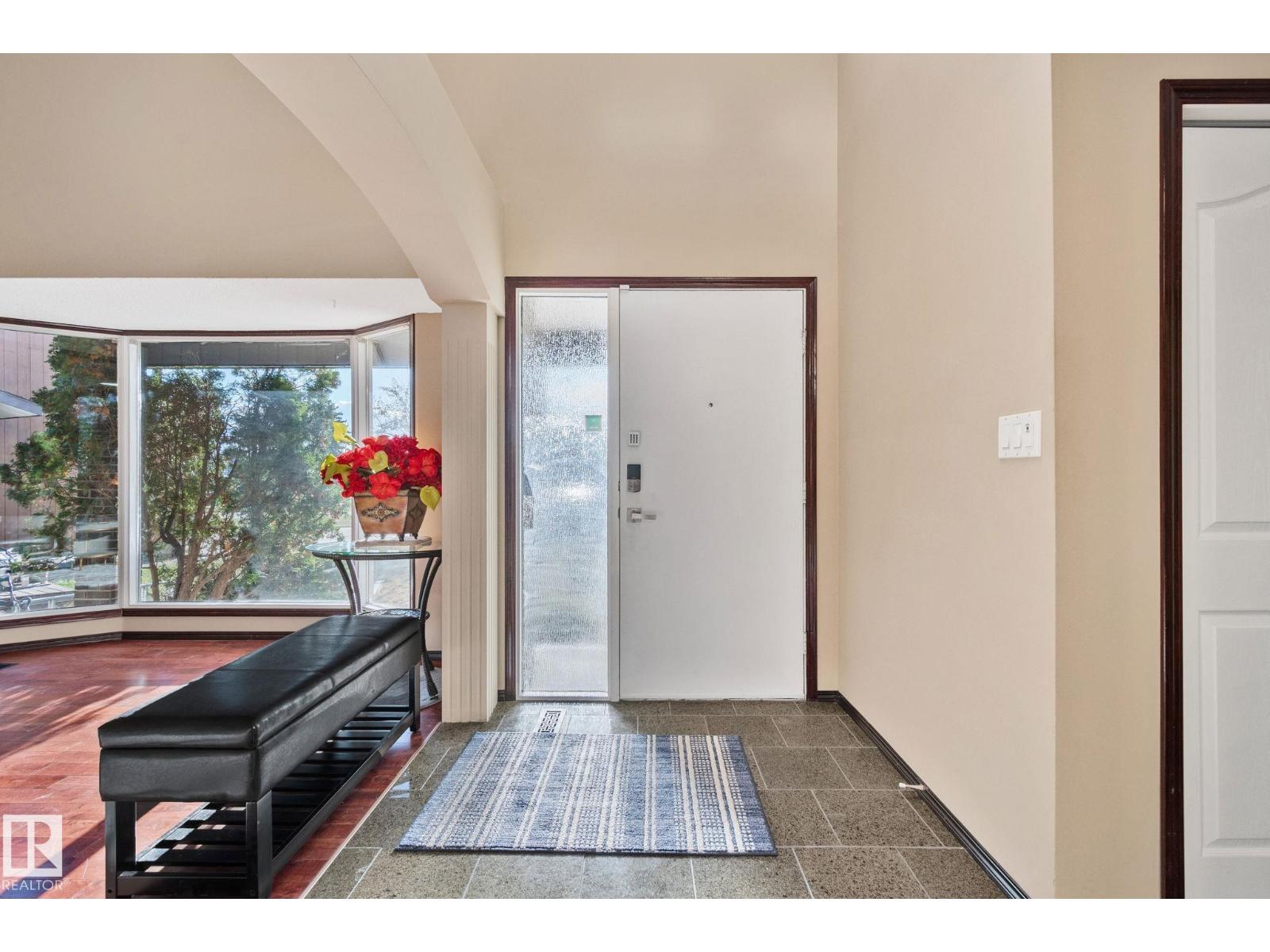 12218 143 Av Nw, Edmonton, Alberta  T5X 3R7 - Photo 2 - E4463130