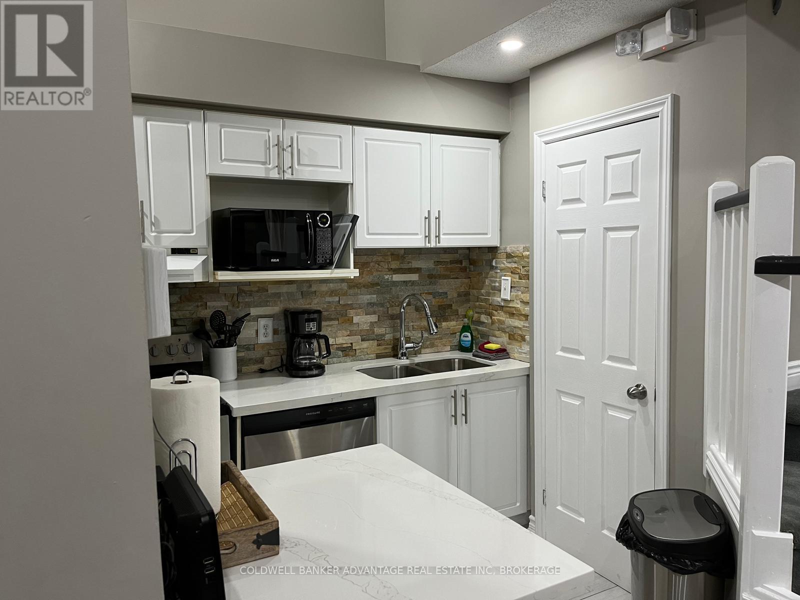 210 - 796468 Grey Road 19 Road, Blue Mountains, Ontario  L9Y 0N6 - Photo 12 - X12477397