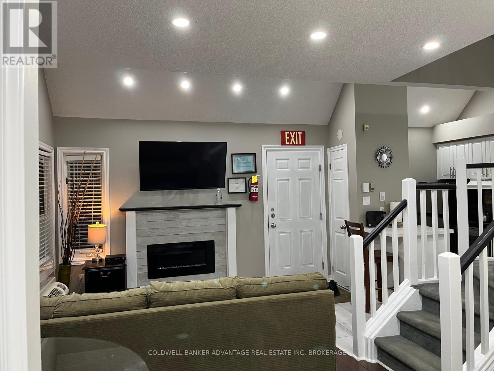 210 - 796468 Grey Road 19 Road, Blue Mountains, Ontario  L9Y 0N6 - Photo 6 - X12477397