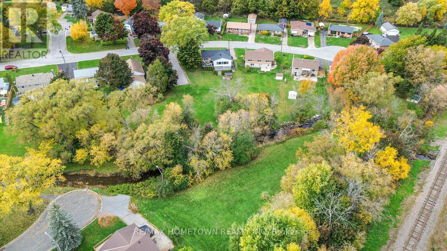 64 Brookview Place, Brockville, Ontario  K6V 4P6 - Photo 3 - X12477401