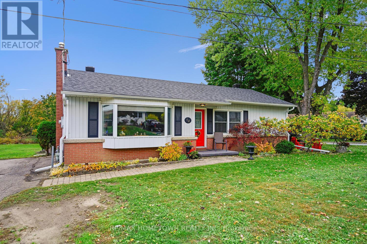 64 Brookview Place, Brockville, Ontario  K6V 4P6 - Photo 5 - X12477401