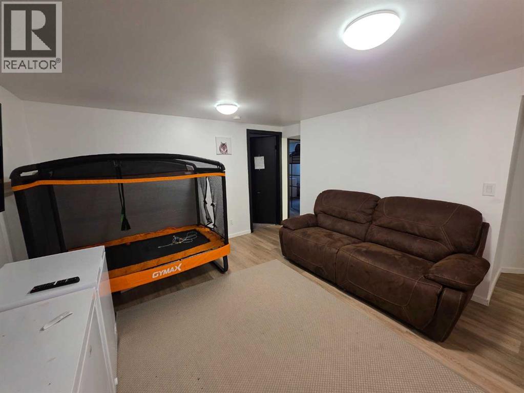 59 Brookpark Crescent Sw, Calgary, Alberta  T2W 2W6 - Photo 23 - A2251444