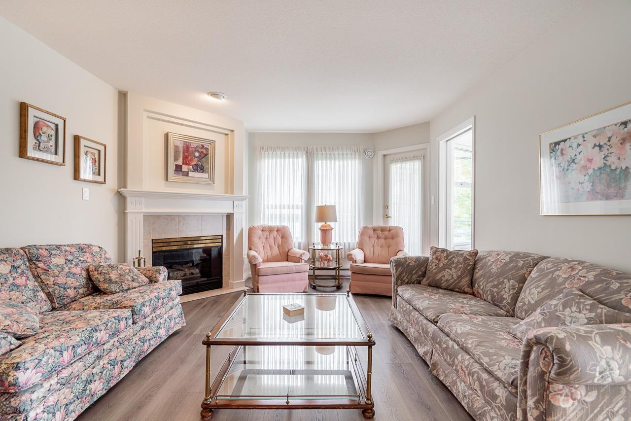 205 1576 Merklin Street, White Rock, British Columbia  V4B 5K2 - Photo 2 - R3061276