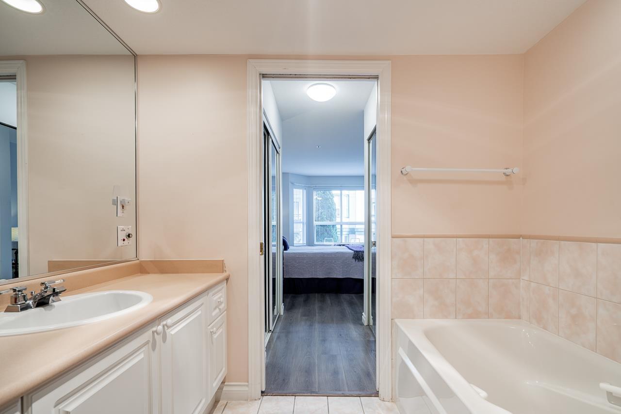 205 1576 Merklin Street, White Rock, British Columbia  V4B 5K2 - Photo 23 - R3061276