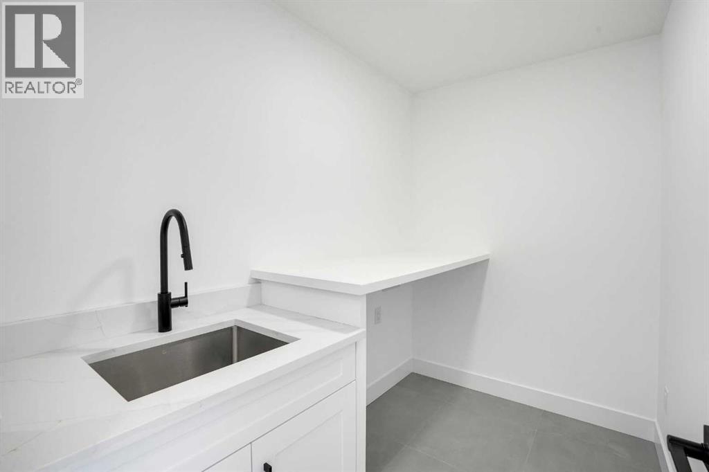 27 Heritage Close, Cochrane, Alberta  T4C 3G8 - Photo 24 - A2266388