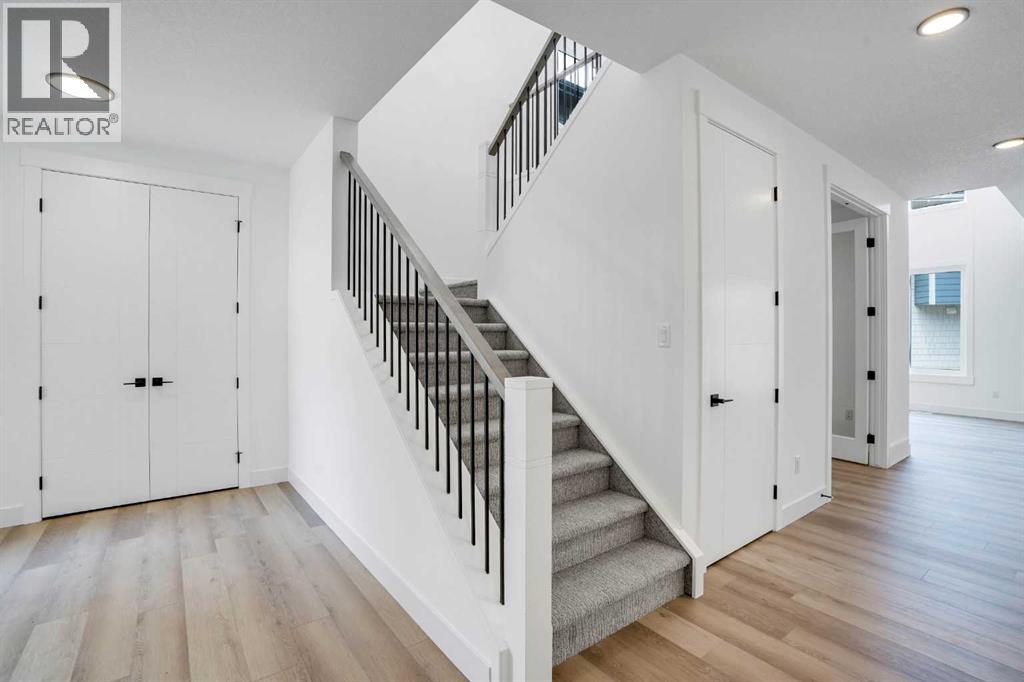 27 Heritage Close, Cochrane, Alberta  T4C 3G8 - Photo 3 - A2266388