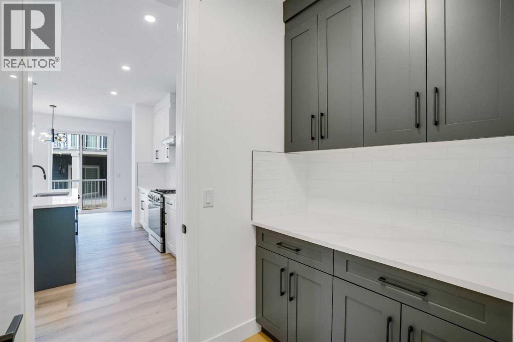 27 Heritage Close, Cochrane, Alberta  T4C 3G8 - Photo 5 - A2266388