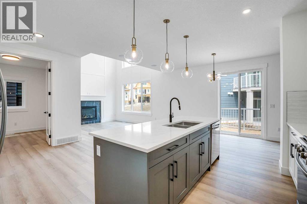 27 Heritage Close, Cochrane, Alberta  T4C 3G8 - Photo 7 - A2266388