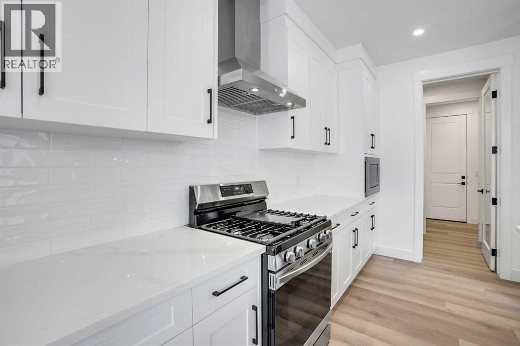 27 Heritage Close, Cochrane, Alberta  T4C 3G8 - Photo 8 - A2266388