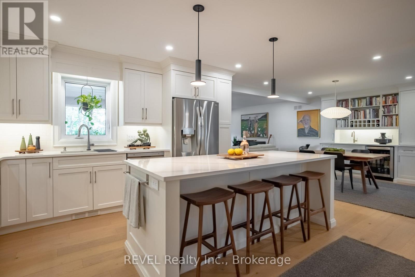 74 Montgomery Road, Welland, Ontario  L3C 2Y3 - Photo 12 - X12477410