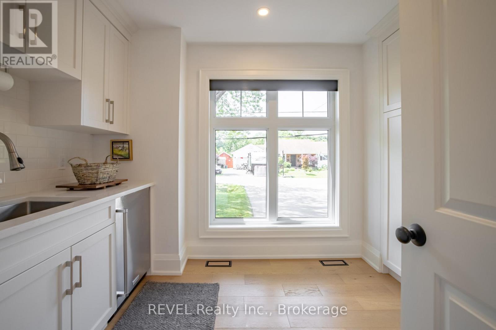 74 Montgomery Road, Welland, Ontario  L3C 2Y3 - Photo 19 - X12477410