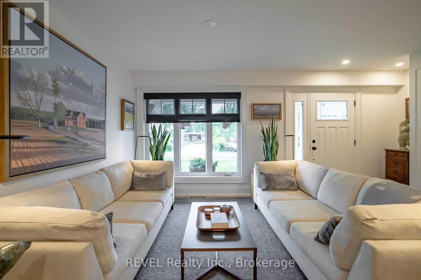 74 Montgomery Road, Welland, Ontario  L3C 2Y3 - Photo 6 - X12477410