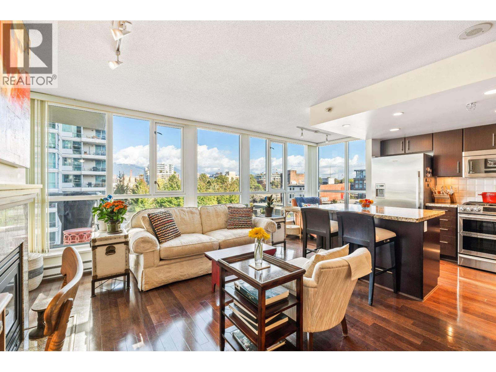 701 120 Milross Avenue, Vancouver, British Columbia  V6A 4K7 - Photo 2 - R3061268
