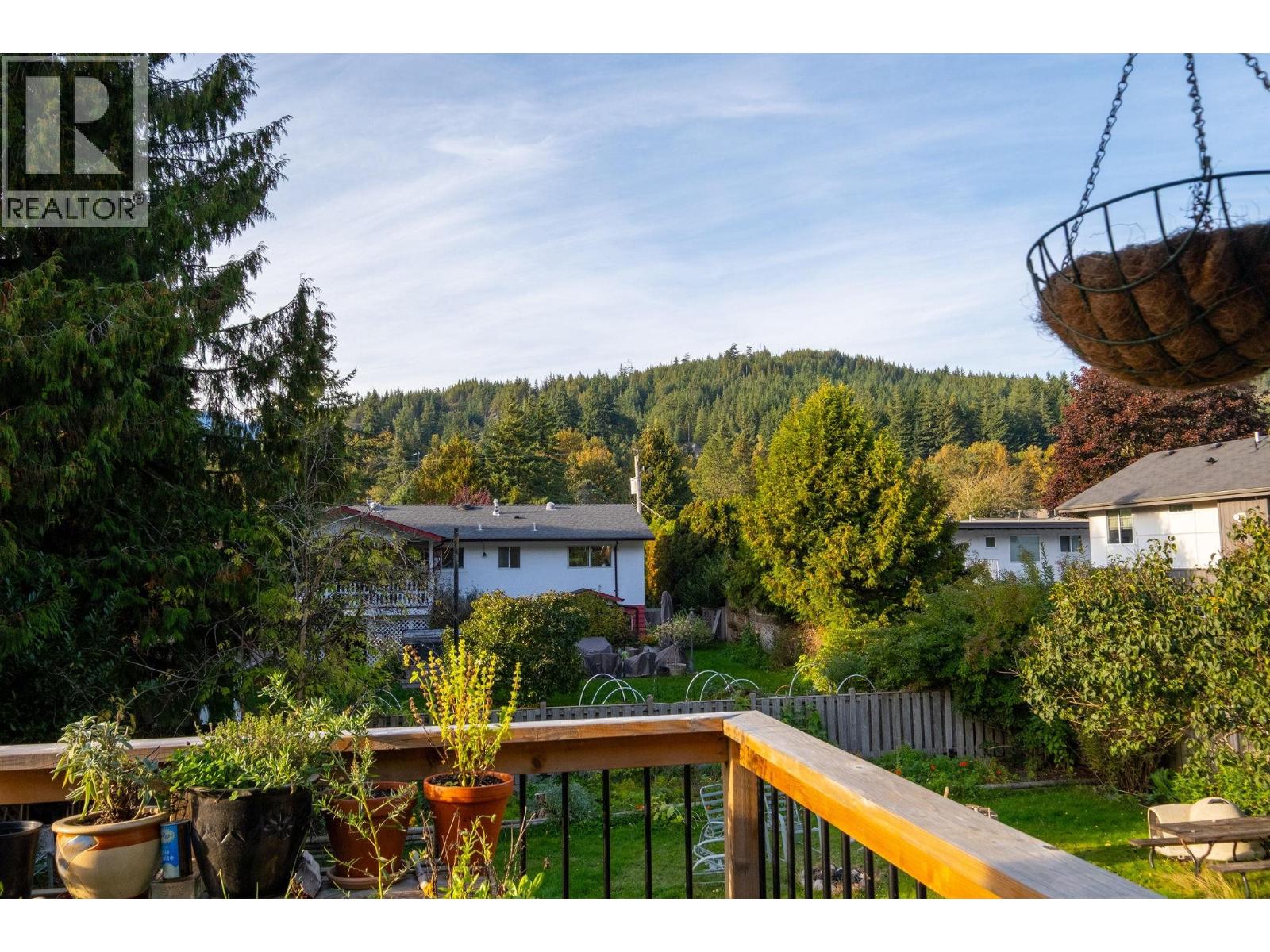 38159 Hemlock Avenue, Squamish, British Columbia  V8B 0X6 - Photo 13 - R3056199