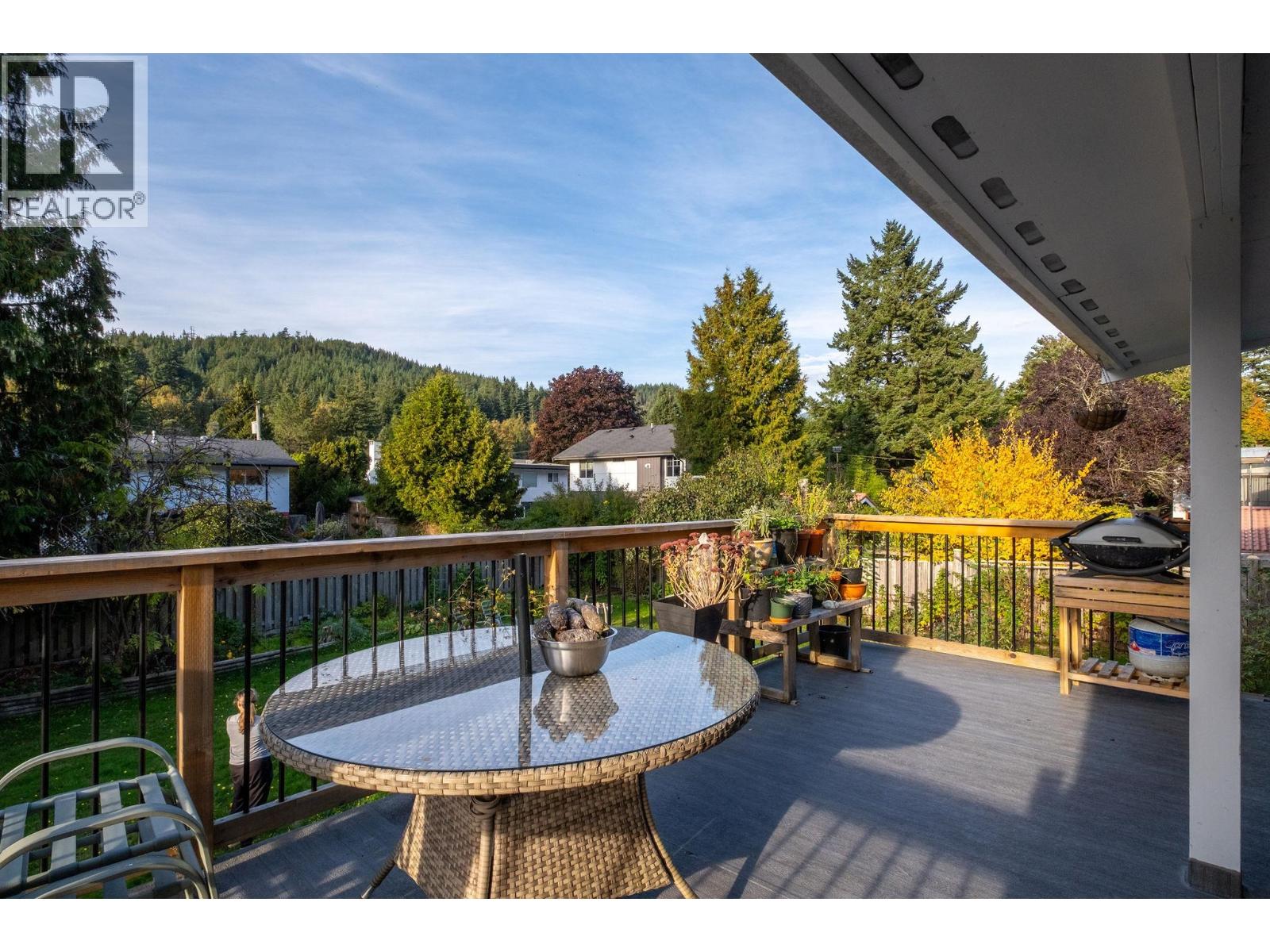 38159 Hemlock Avenue, Squamish, British Columbia  V8B 0X6 - Photo 10 - R3056199