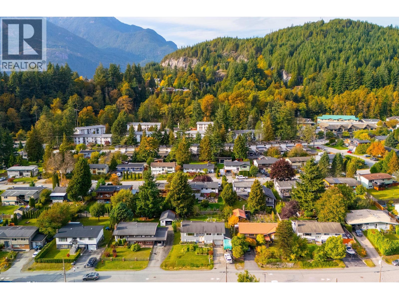 38159 Hemlock Avenue, Squamish, British Columbia  V8B 0X6 - Photo 16 - R3056199