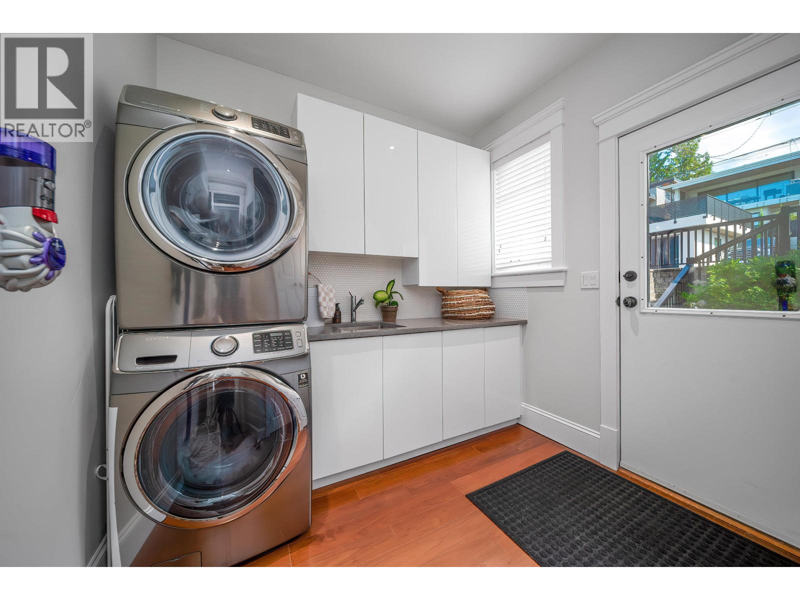 18 Hythe Avenue, Burnaby, British Columbia  V5B 3H7 - Photo 12 - R3052789