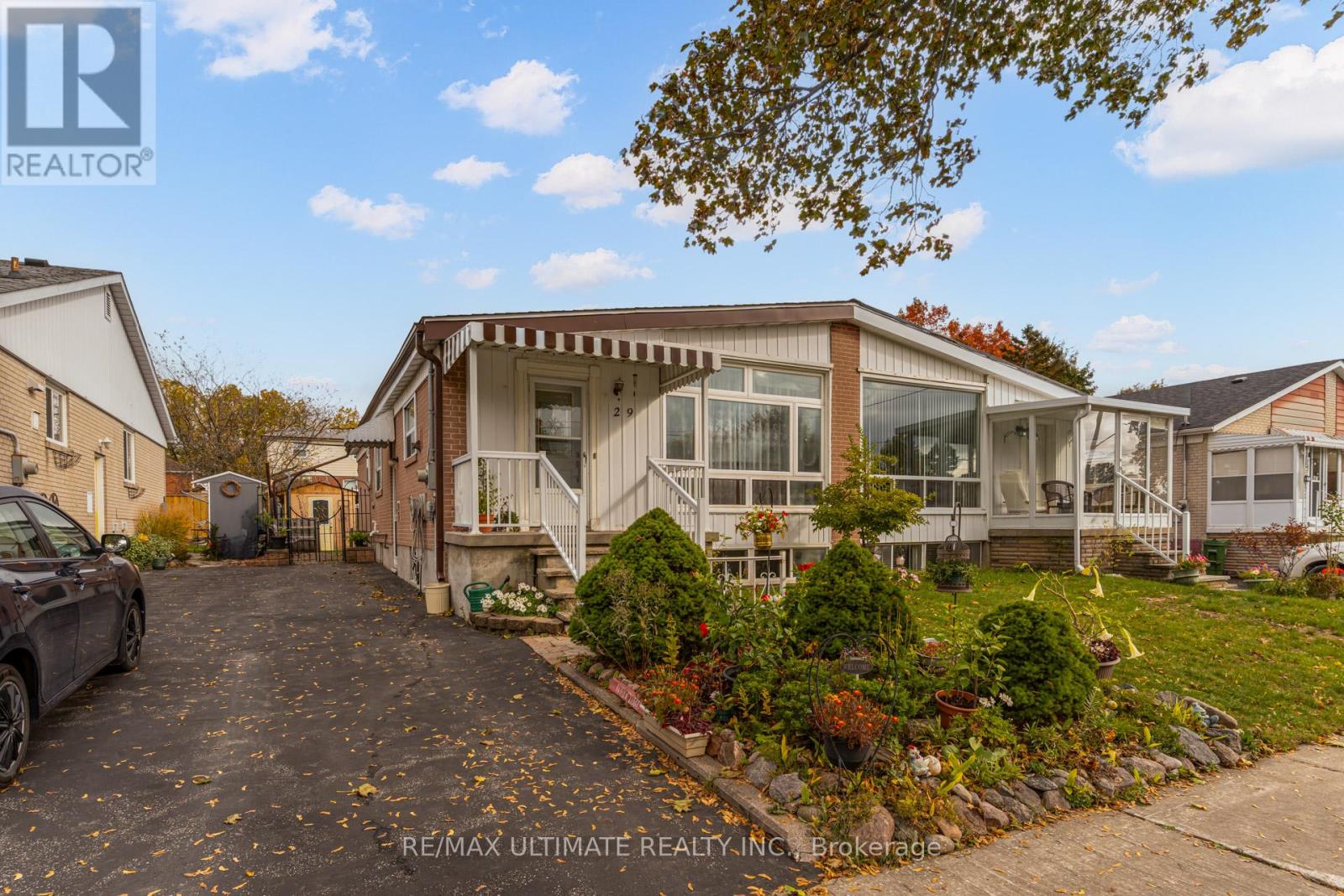 29 CLAPPERTON AVENUE, Toronto, Ontario