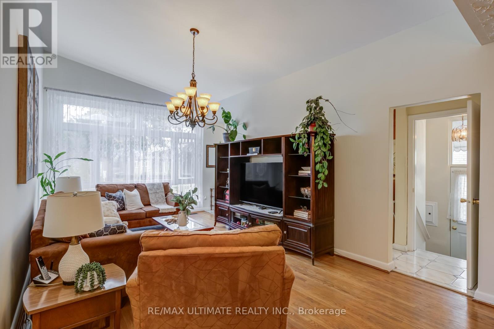 29 Clapperton Avenue, Toronto, Ontario  M1L 4K7 - Photo 11 - E12477339