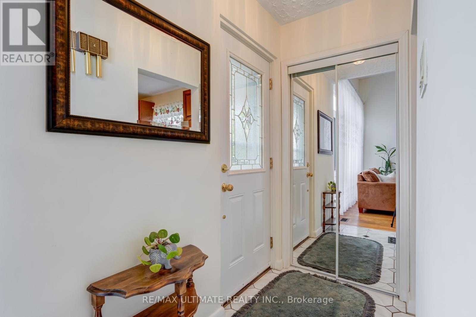 29 Clapperton Avenue, Toronto, Ontario  M1L 4K7 - Photo 4 - E12477339