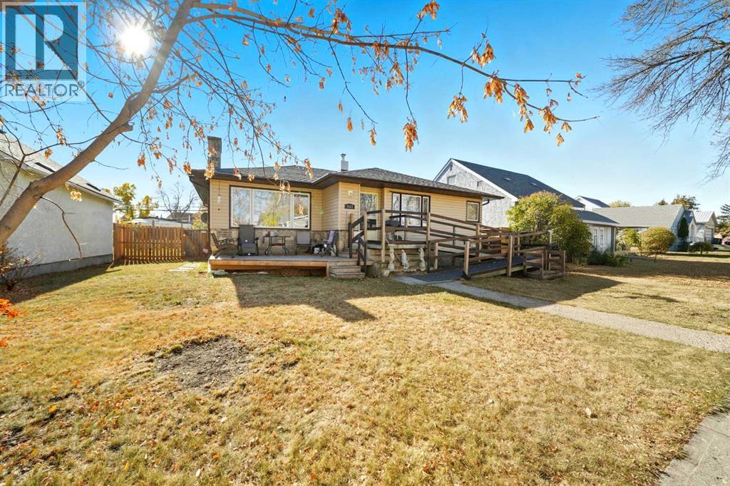 5117 47 Avenue, Ponoka, Alberta  T4J 1J4 - Photo 2 - A2263913