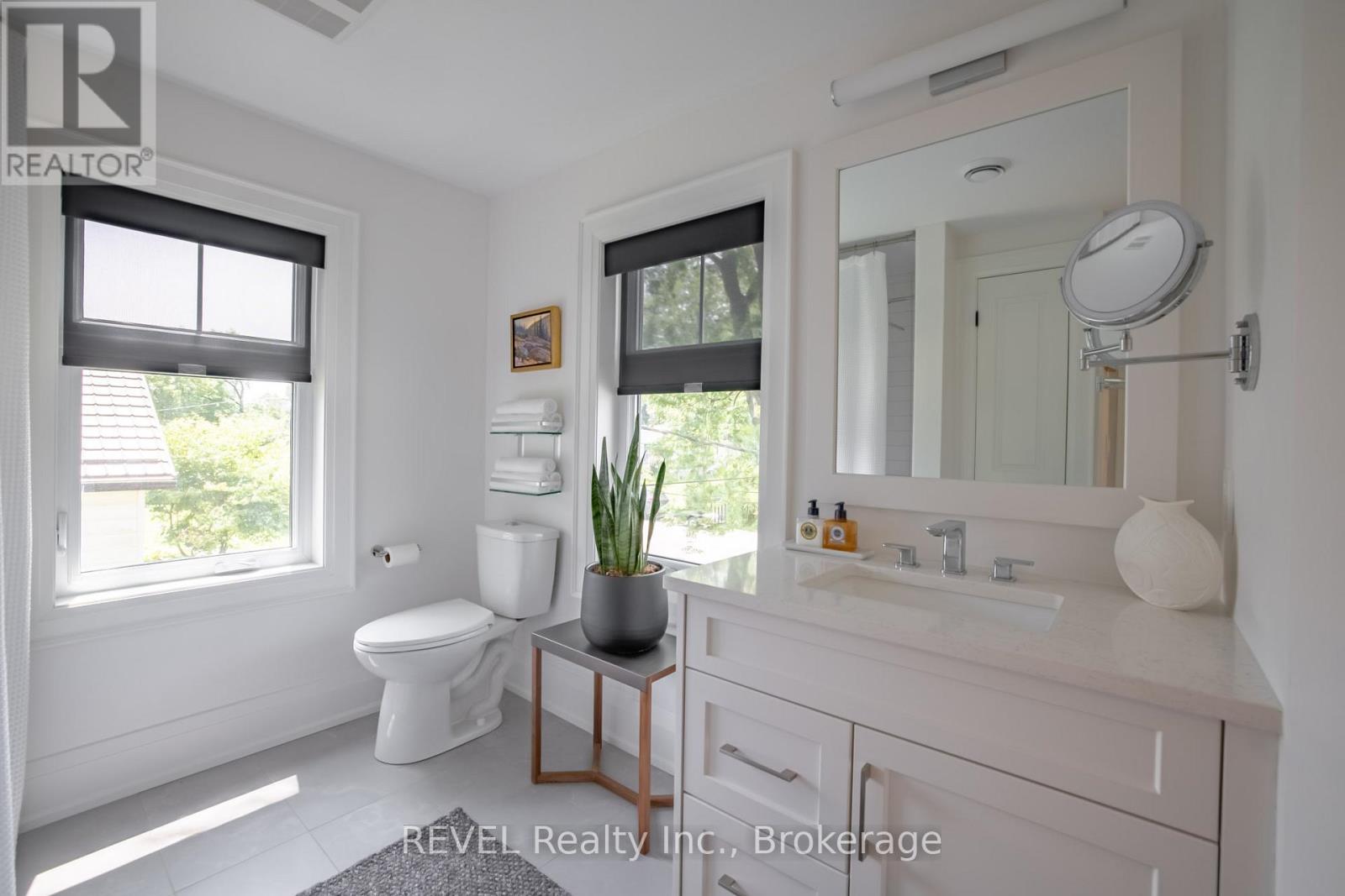 74 Montgomery Road, Welland, Ontario  L3C 2Y3 - Photo 36 - X12477410