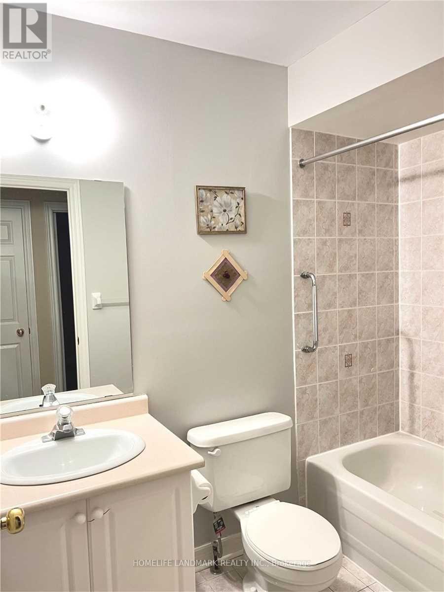 131 Primeau Drive, Aurora, Ontario  L4G 6Z6 - Photo 12 - N12477329