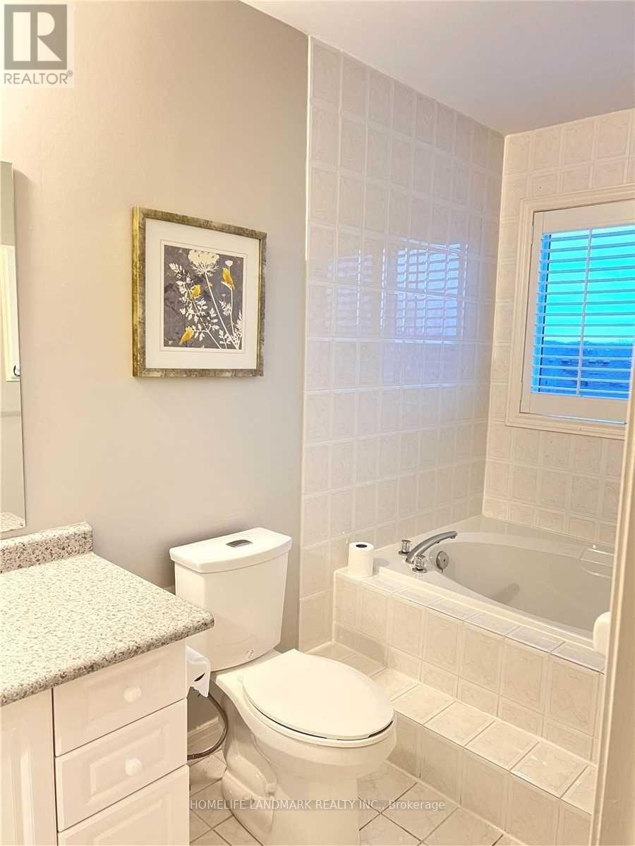131 Primeau Drive, Aurora, Ontario  L4G 6Z6 - Photo 13 - N12477329