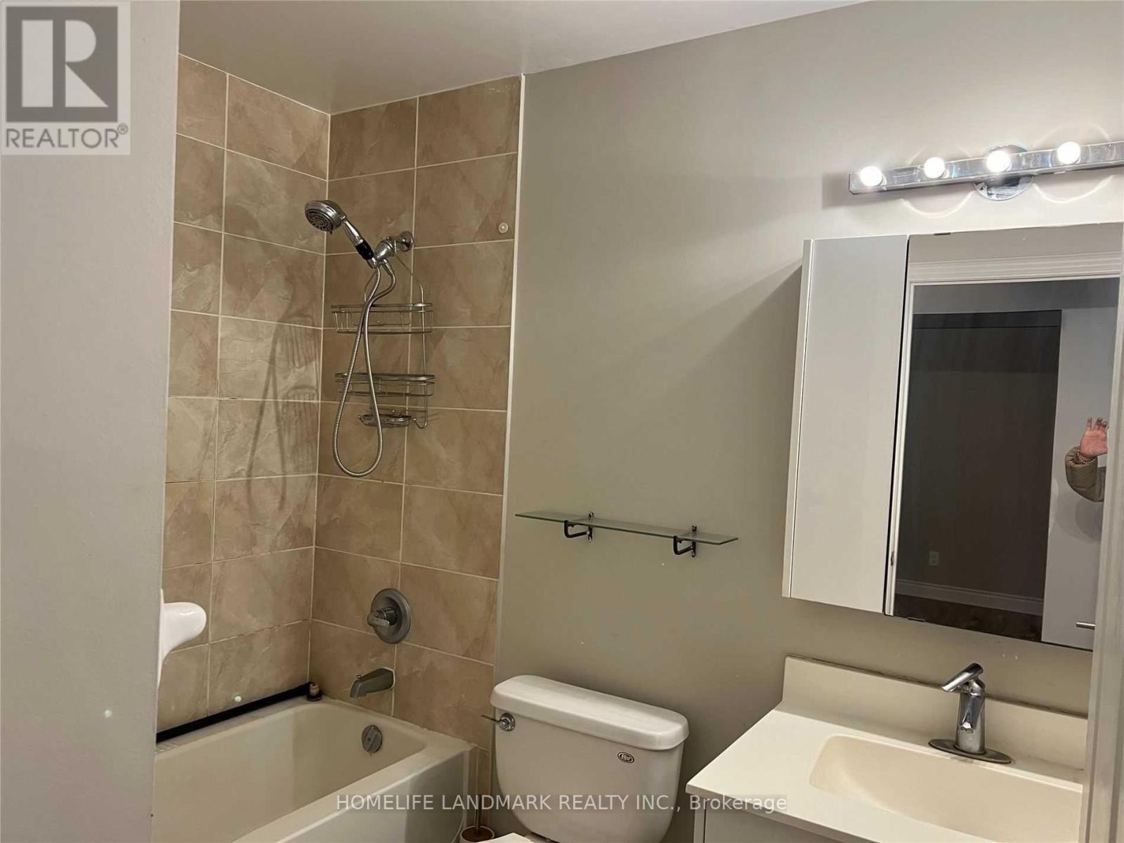 131 Primeau Drive, Aurora, Ontario  L4G 6Z6 - Photo 14 - N12477329