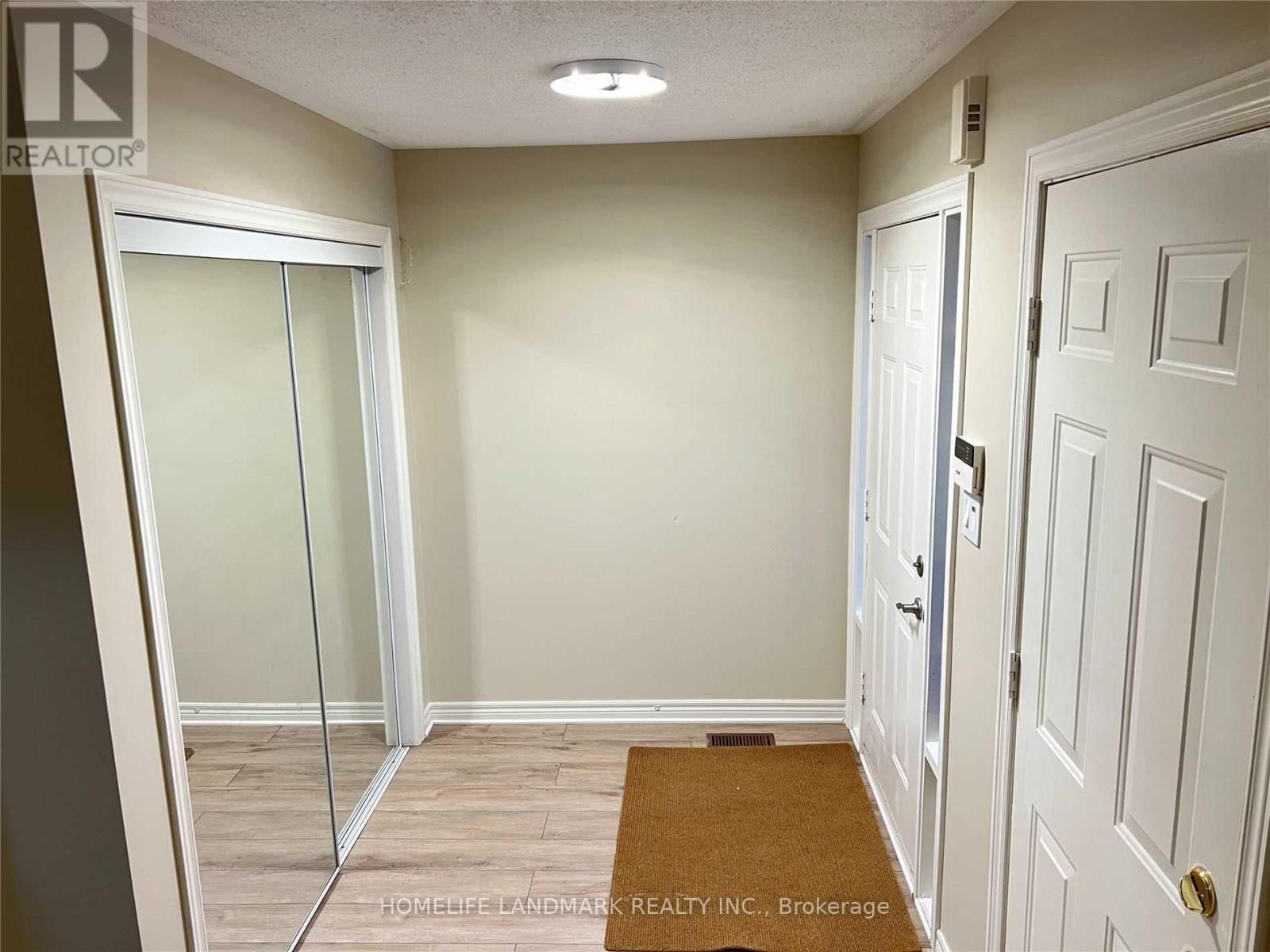 131 Primeau Drive, Aurora, Ontario  L4G 6Z6 - Photo 2 - N12477329