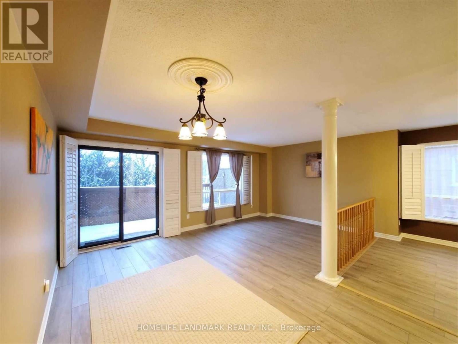 131 Primeau Drive, Aurora, Ontario  L4G 6Z6 - Photo 4 - N12477329