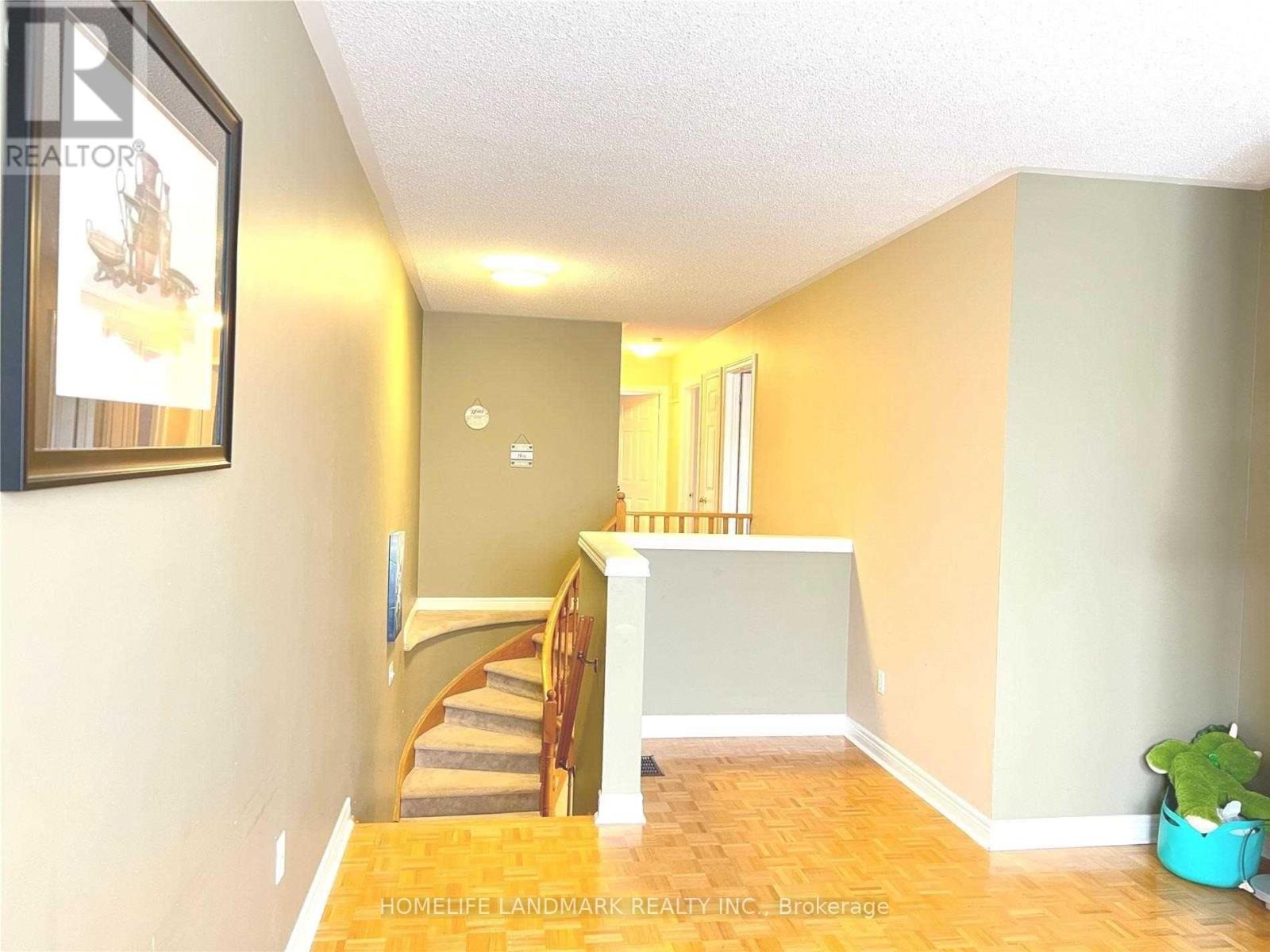 131 Primeau Drive, Aurora, Ontario  L4G 6Z6 - Photo 8 - N12477329