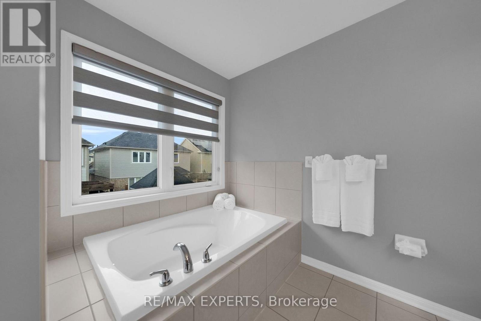 1 Nunn Crescent, New Tecumseth, Ontario  L9R 0C6 - Photo 29 - N12477337